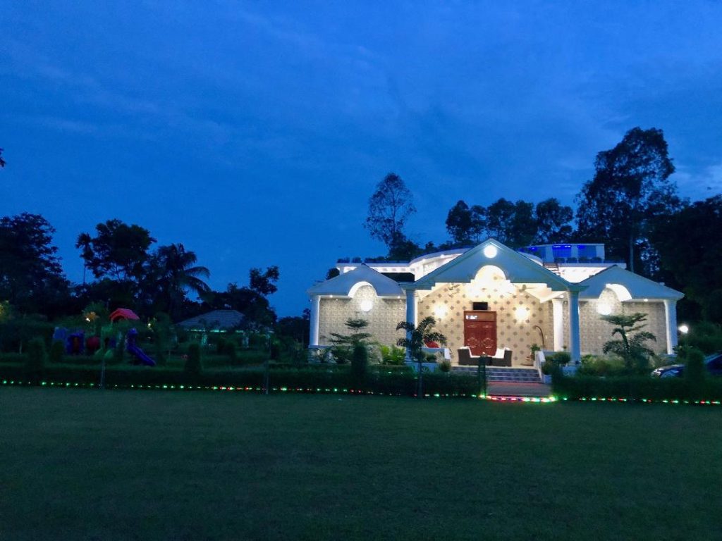 টি ভিলা লাক্সারি রিসোর্ট